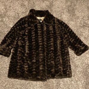 Luxurious Faux Fur Coat Size 2X